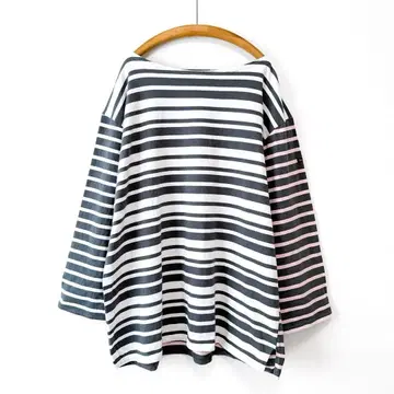 새상품급 투모로우랜드 Le minor 클레이지 패턴 빅 바스크 셔츠