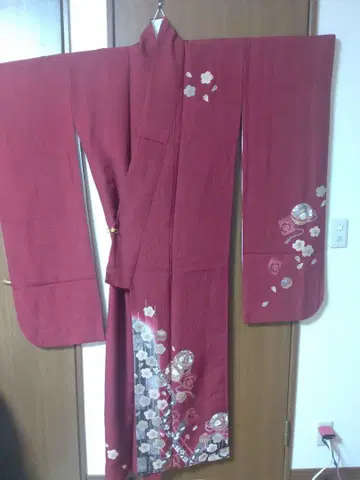 진홍색, 후리소데