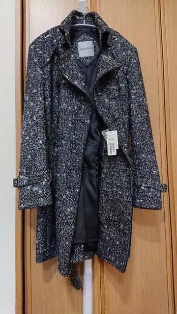 미사용 새상품 BUFFALO BOBS 트렌치코트 블랙 계열