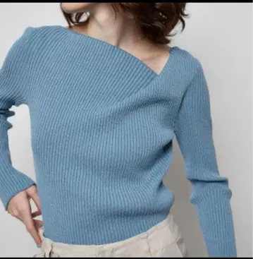 새상품급 스터링 루어 불규칙 넥 니트 풀오버