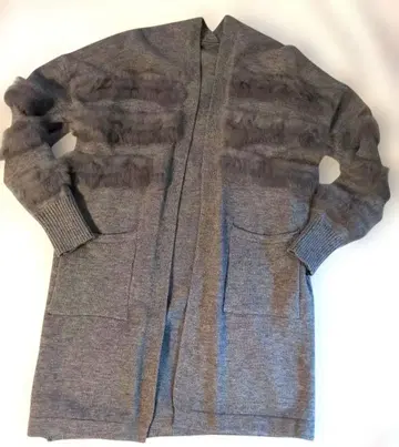 퍼 달린 그레이 긴팔 가디건