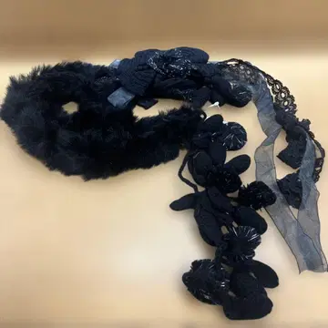 미사용 새상품 블랙 퍼와 레이스 머플러