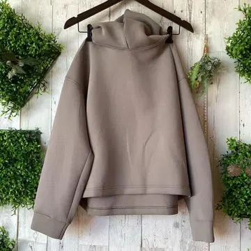 평평하게 놓았을 때 가슴 너비 60