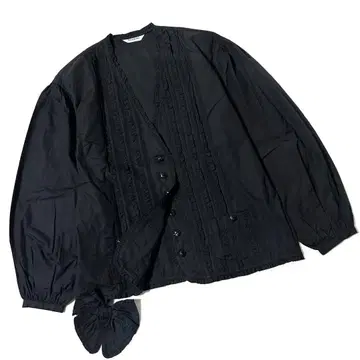 [ 새상품급 ] 잉게보그 노카라 블라우스 프릴 디자인 리본 포함 블랙