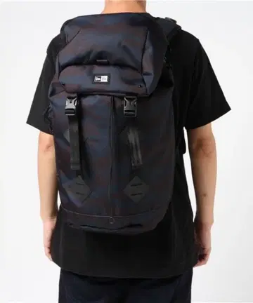 NEWERA 데이팩 타이거 스트라이프 카모 네이비 블랙