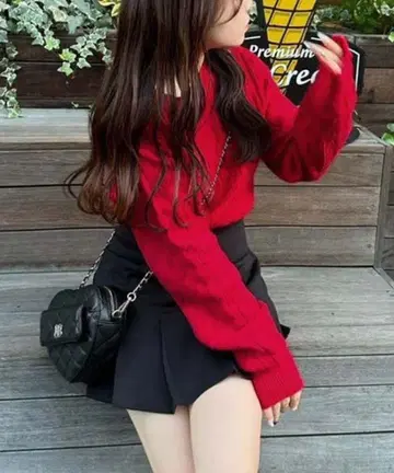 NICE CLAUP 빨간색 케이블 니트 스웨터