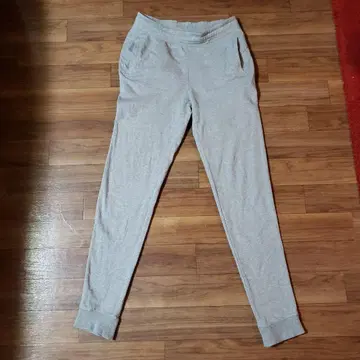 아르마니 EA7 그레이 스웨트 팬츠 M 사이즈