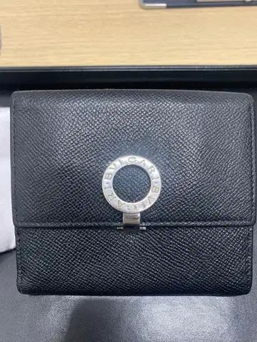 불가리 이단 접이식 지갑 블랙
