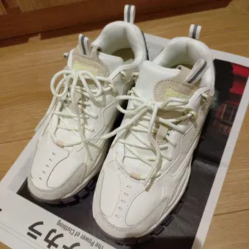 휠라 통굽 스니커즈