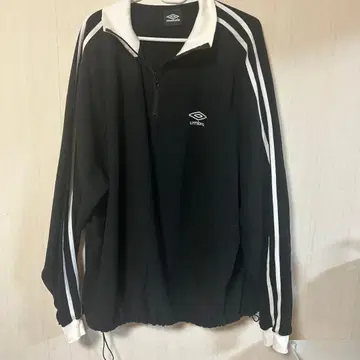 UMBRO 블랙 하프 지퍼 저지