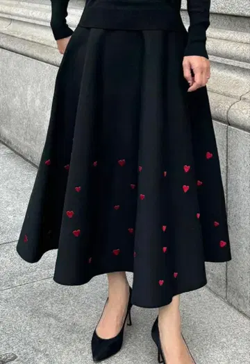 JENNE 하트 자수 니트 스커트