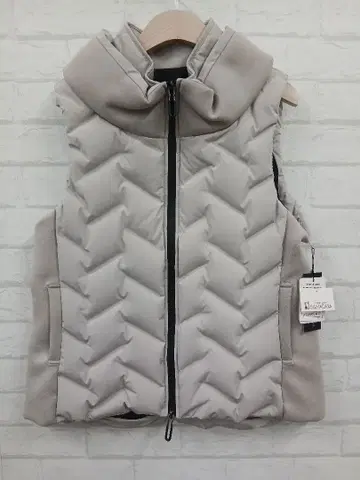 미사용 새상품 로브 심리스 다운 베스트