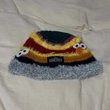 니트 햇 세서미 스트릿 유니버셜