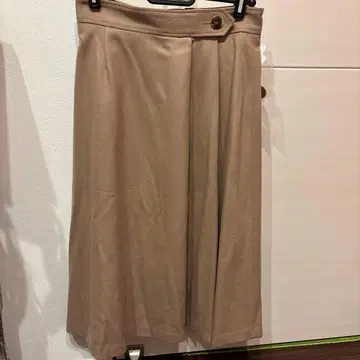 UNTITLED 베이지 플레어 스커트 사이즈 2