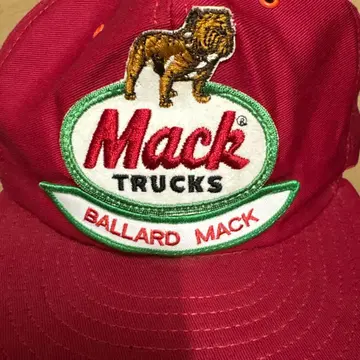 Mack Trucks 자수 로고 캡 빨간색