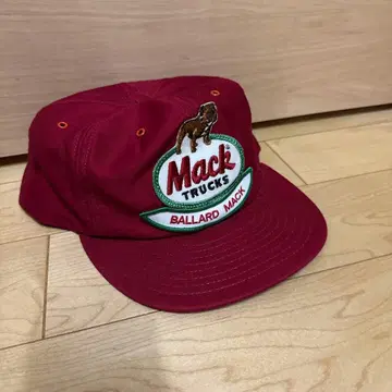 Mack Trucks 자수 로고 캡 빨간색
