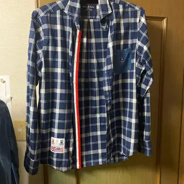 네이비 체크 무늬 긴팔 플란넬 셔츠