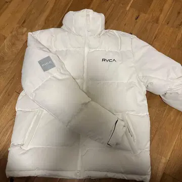RVCA 화이트 다운 자켓 드로 코드 포함