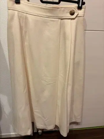 UNTITLED 아이보리 타이트 스커트 사이즈 2
