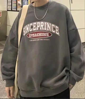 오버 사이즈 칼리지 로고 맨투맨