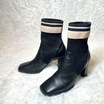 DIANA 삭스 부츠 스퀘어토 23.5 블랙 새상품급