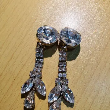 크리스탈 드롭 귀찌