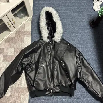 후드 부착 가죽 자켓 사이즈 7