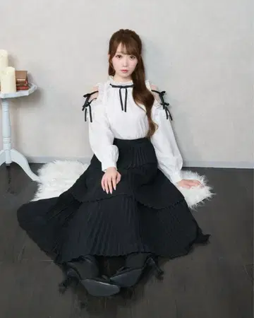 Irregular hem pleated skirt Rosemuse