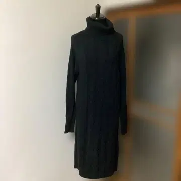 블랙 케이블 니트 터틀넥 원피스 ROSSO