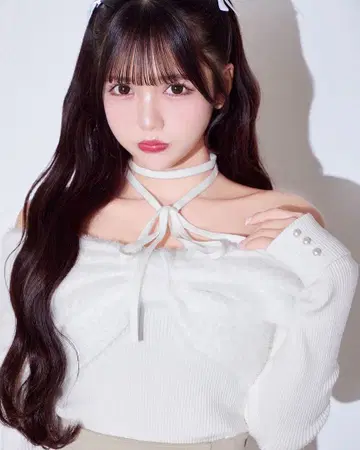 미셸 마카롱 아자토 오프숄더 리본 니트