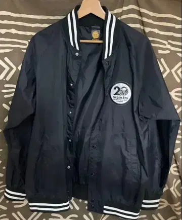 라이온 킹 점퍼 블랙