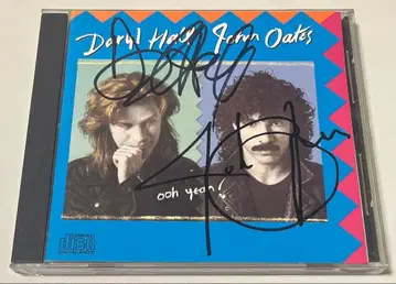 Daryl Hall & John Oates 사인 포함 CD