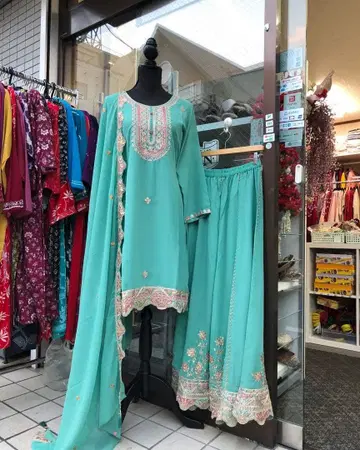 터콰이즈 자수 아라비아 셋업