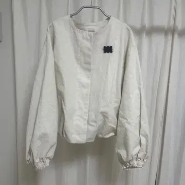TSUHARU 아이보리 노카라 자켓 벌룬 슬리브