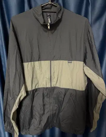 SILAS 나일론 자켓 사이즈 S 블랙x그레이