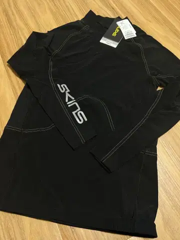 스킨스 SKINS L 사이즈 컴프레션 의류