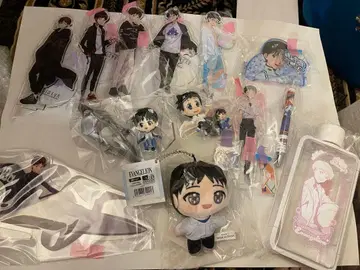 에반게리온 이카리 신지 굿즈 세트 아크릴 스탠드 봉제 인형 캔뱃지