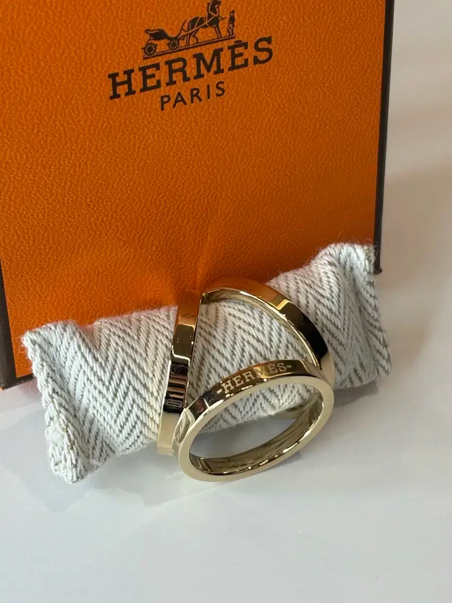 {New Product} Hermes Gold Plated Trio Scarf Ring