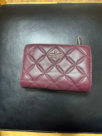 케이트 스페이드 버건디 접이식 지갑