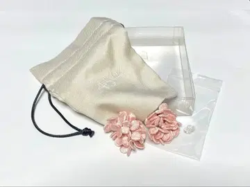 미사용 새상품 45R 꽃 자수 모티브 귀찌