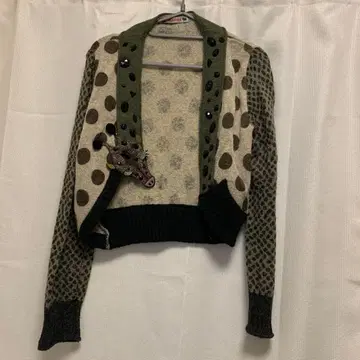 알베로베로의 유니크한 기린 가디건