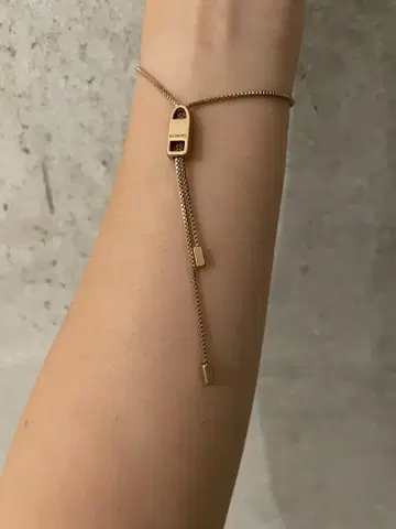 ALLSAINTS 골드 락 모티브 팔찌