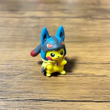 [ 포켓몬 피규어 ] 메가 루카리오 판초를 입은 피카츄