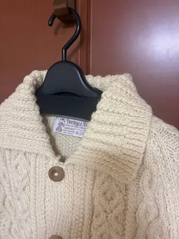 인버아란 니트 가디건 브라운 택