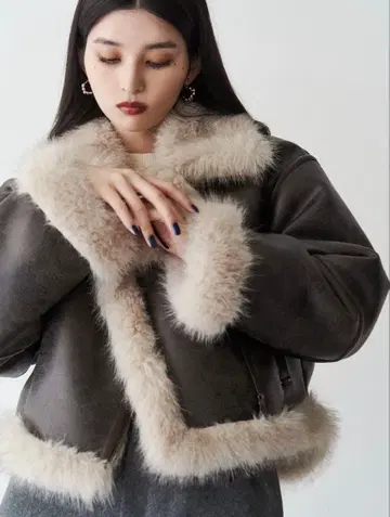 2025AW MURUA 불균형 숏 페이크 무스탕 자켓 신상