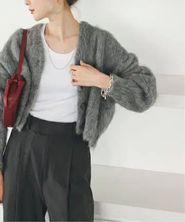 NOBLE 알파카 혼방 샤기 숏 가디건