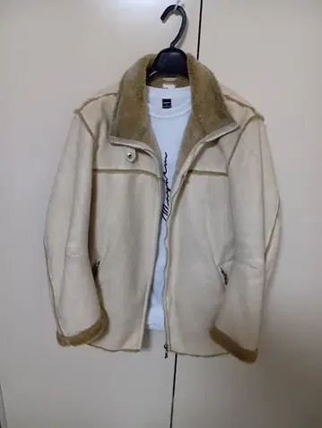 베이지 플리스 자켓 M 사이즈