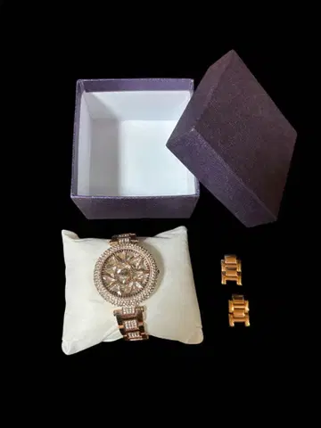 로즈 골드 스톤 장식 시계