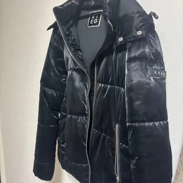 아담스 저글러 다운