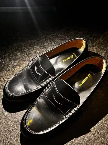 블랙 가죽 로퍼 MOONSTAR